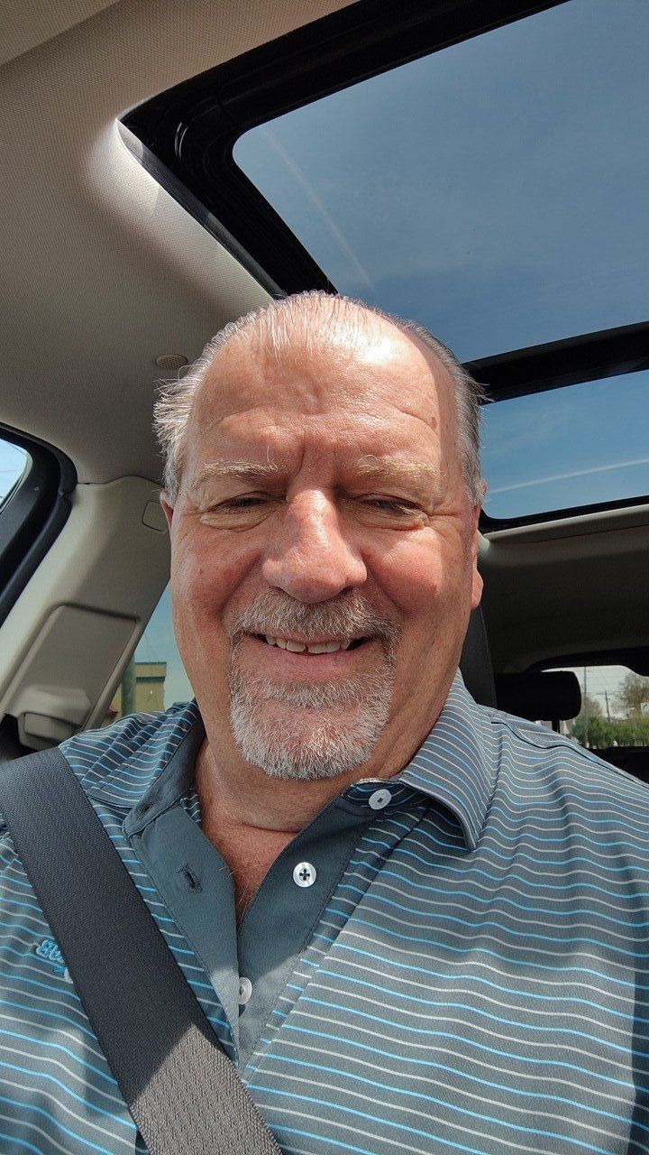 <em><strong>Carlos R.</strong></em>